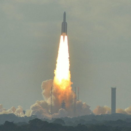 Ariane_5_lifting_off_from_the_Guiana_Space_Centre_in_Kourou_French_Guiana-850x479