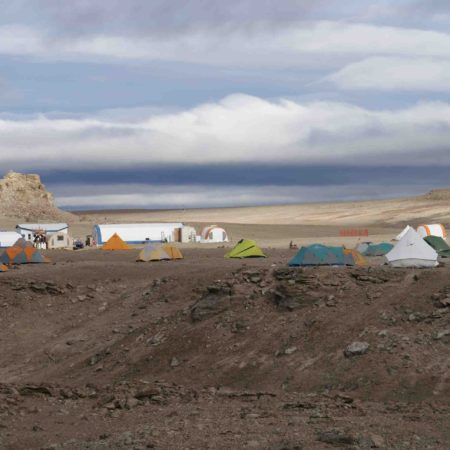 Base camp & tents2 (c) Charles Frankel