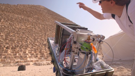 Installation of CEA telescopes outside the khufu pyramid